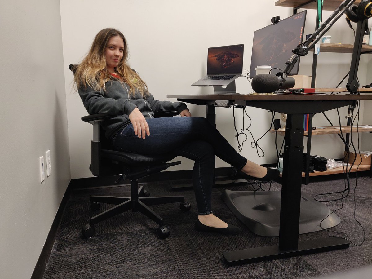 Kelly Vaughn On Twitter My Office Is Slowly Coming Together Huge Thank You To Autonomousdotai For Gifting Me One Of Their Kinn Chairs It S Super Comfortable And Obviously Goes Great