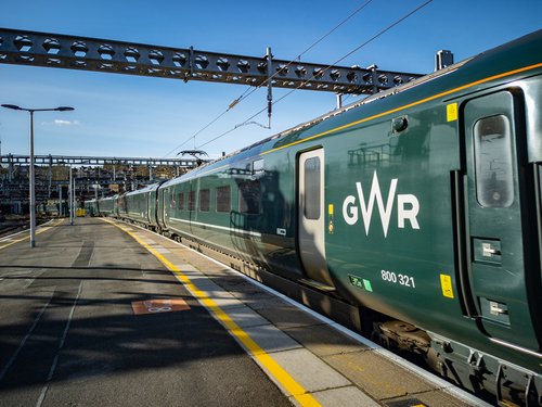 Rail industry representatives publish open letter calling on the government to commit to rolling programme of electrification ow.ly/WQIk30qkwKY #electrification #transport #government #freight #business #passengers