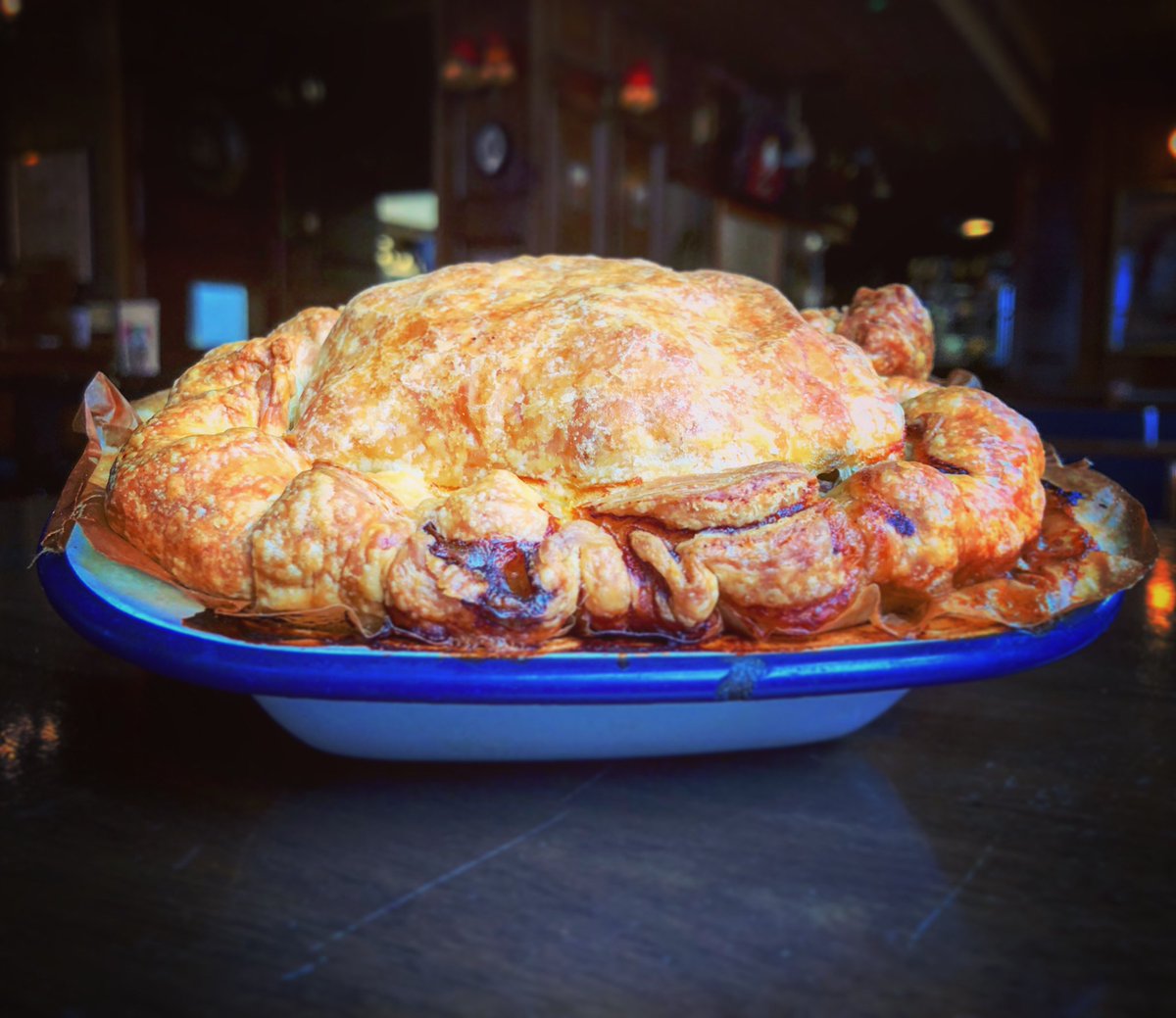 Only x5 Homemade Steak Pies available this Lunch, we open at noon, would imagine they’ll be sold out by 1pm... 😬 you might get one if you’re quick 🤷🏻‍♂️