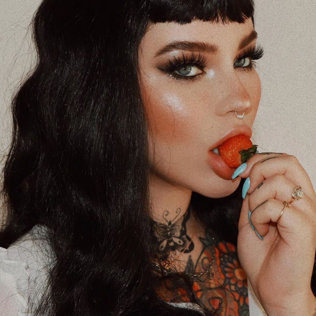 The gorgeous @itslikelymakeup looking cute as hell in Milena 💋

annabelleswigs.co.uk/full-wigs/mid-…

#annabelleswigs #aw_milena #wig #wigs #wiguk #wigsuk #wiglover #wiglovers #wigobsessed #wigsforsale #wigshop #blackhair #blackhairstyle #blackhairstyles #cute #beautiful #blackwig #blackwigs