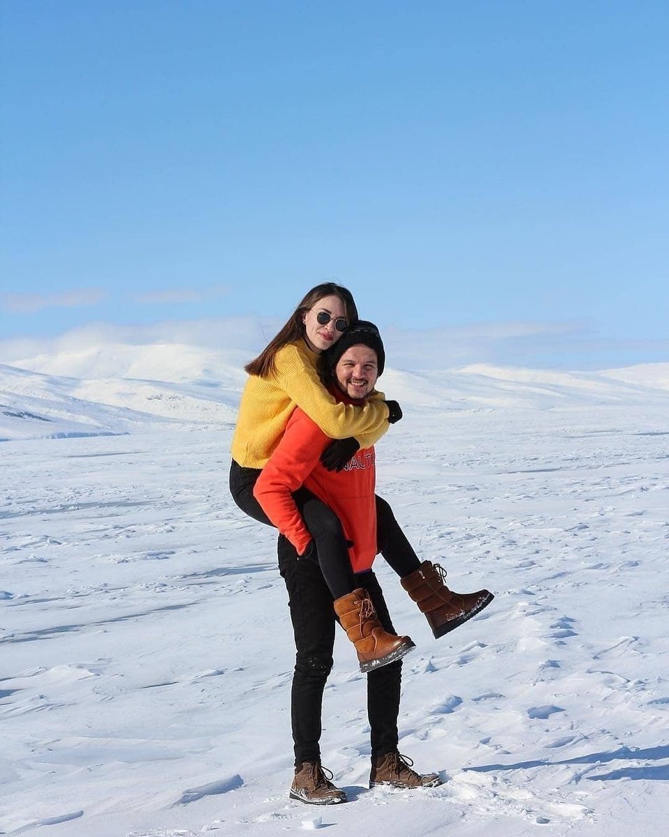 karsrail's tweet photo. "Şuan seninle Donmuş Çıldır gölünün üzerinde olmalıydık"❤ dediğiniz kişiyi etiketleyin😍👇🏻❄
#kars #çıldırgölü #ardahan https://t.co/JodW7YUYU8