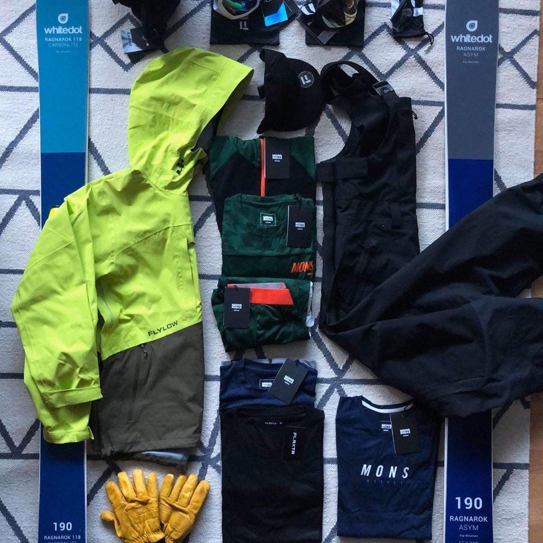 WHATS IN THE BAG, THEN?

Two different <a href="/whitedotskis/">Whitedot Skis</a> riders, two different set-ups. How do you prepare for a day on the mountain?

Would you choose the Ronde or the Ragnarok?

Shop the 2020 range 👉 bit.ly/Whitedot2020Sk…