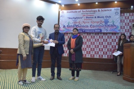 ITSEduGroup's tweet photo. @ITSMohanNagar #STARLIGHTERS of #Dance and #Music club organized “#Desh_Mera_Rangeela”- A Solo #Dance_Competition for #Students of #BBA and #BCA on Feb 7, 2020.
Click: https://t.co/yEtkDTSZGv
#ITS #ITSGhaziabad #ITSCollege #ITSCollegeGhaziabad #DancingTalent #Admission2020 https://t.co/kPVI7eZ1zI