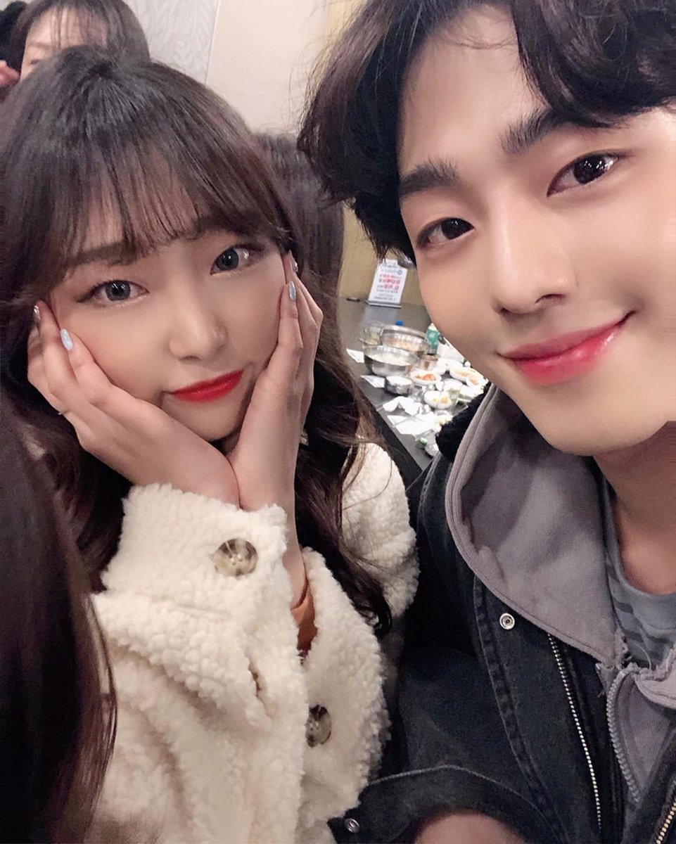 [2020.02.25]@yoooo_jin__ insta update: (1)돌담식구들 안녕 https://www.instagram.com/p/B8-pXRhpqY2/&nbsp; #낭만닥터김사부2  #서우진  #안효섭배우님 #ahnhyoseop  #seowoojin