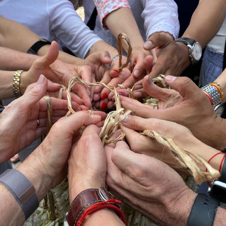recrearse's tweet photo. Solo concéntrate en este regalo maravilloso que hoy recibes del universo, la posibilidad de recrear tu vida desde lo ilimitado de tu ser. #expandetusfronteras https://t.co/jtB393ddSh