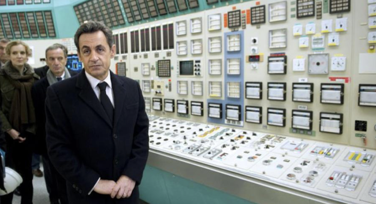 flairproduction's tweet photo. Fessenheim, la plus vieille centrale nucléaire française va fermer 🤯🏭
Flair Production a l'intention de révéler le dernier et crucial épisode de la vie de cette centrale...🧐
Un documentaire diffusé le 27 avril sur @France3tv Grand Est, @RadioTeleSuisse et @LCP #Fessenheim https://t.co/fdifvweeZt