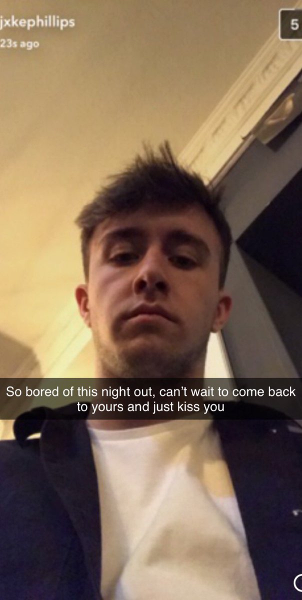 Brodie_Potts's tweet photo. @_jakephillips__ Not having this Adding a caption over the top when you’re sending stuff like this https://t.co/ABueCcpFTv