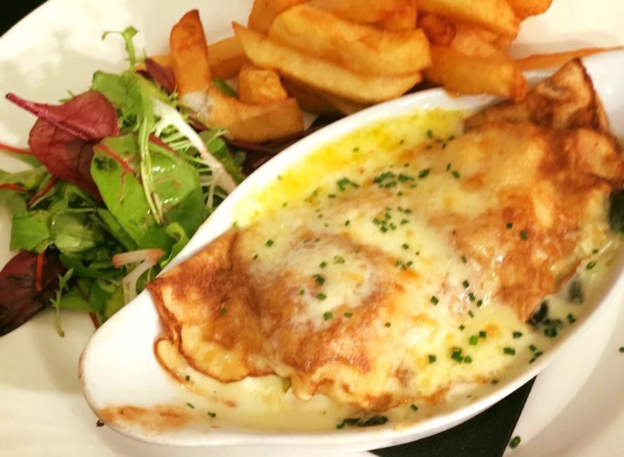 The_Tiger_Inn's tweet photo. 🐯It’s PANCAKE DAY! 🥞
Have you tried our legendary...
🐯SEAFOOD PANCAKE🐯
Smoked haddock, haddock, king prawns, spinach, white wine sauce & cheese, with homemade chips.
Seriously yummy and perfect for celebrating #PancakeTuesday 🙌🏼🥞
#foodie #foodbloggers #Harrogate #tigerinn https://t.co/o0ss6jKFPH