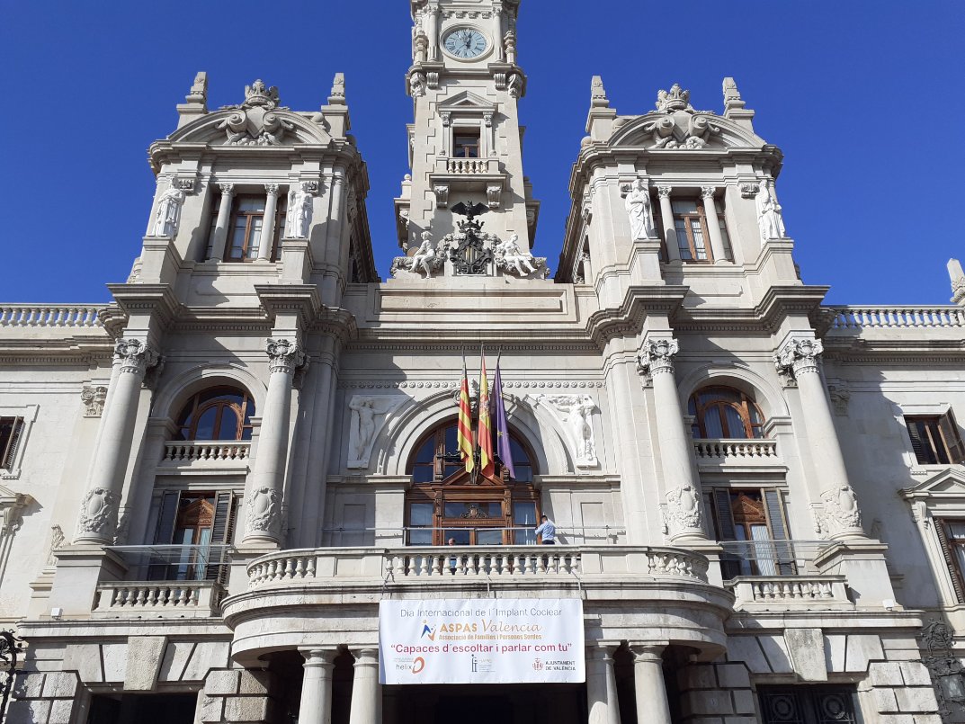 Con motivo del Día del Implante Coclear, miembros de la Junta Directiva y Técnicos de Aspas Valencia nos reunimos esta mañana con Dña. Isabel Lozano y su asesor Sr. Sento Puchades donde hemos podido compartir los logros obtenidos y las necesidades de las personas implantadas.