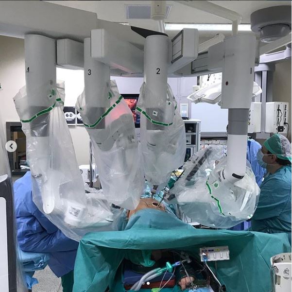 RT <a href="/Lspaggio/">Lorenzo Spaggiari</a>: Alla faccia del Coronavirus noi a milano continuiamo a curare il tumore del polmone (che fa più morti) con la più moderna tecnologia. E senza paura! tinyurl.com/ujh9v4x #LCSM #lungcancer