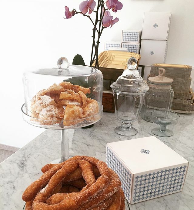 algherohotel's tweet photo. Continua il carnevale con i nostri dolci fritti.
.
.
.
#carnevale #alghero #alguer #visitalghero #algherofficial #algheroturismo #semolasarda #graniantichi #sardegna https://t.co/zZenIaC0Nf https://t.co/8rBlPvWTeA