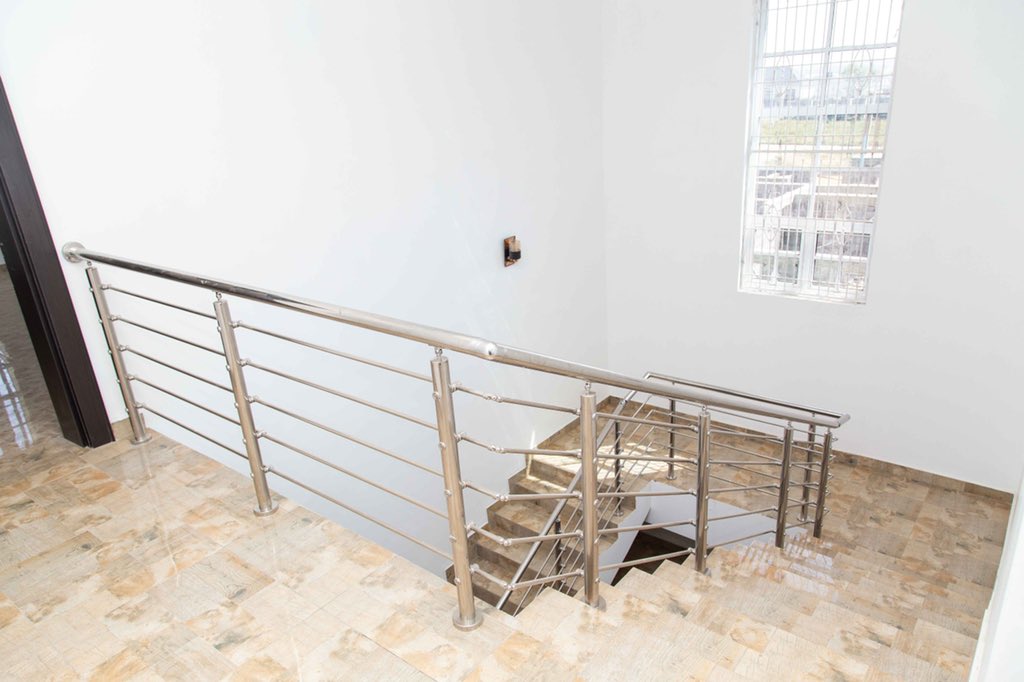 housesforafrica's tweet photo. Talk about #space. Imagine all you could do with a space like this! Get the best of both worlds, space and beauty all wrapped in one when you buy a house in River Park Estate. Call us on +2348183804486 or visit https://t.co/XzZBwQb0i3 for more details. 
#RiverParkEstate https://t.co/ODUHvqAsd2