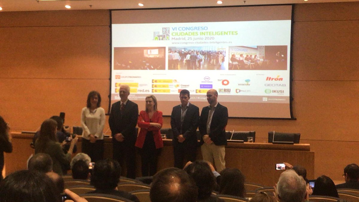 arca_eu's tweet photo. @arca_eu en la Jornada de lanzamiento del VI Congreso de Ciudades Inteligentes, con la participación del Alcalde del
@AytoLogrono en calidad de presidente de la @RedRECI, donde se ha tratado la importancia del desarrollo tecnológico para el desarrollo de las ciudades. @CongresoCI https://t.co/EpNsqtCj4Z
