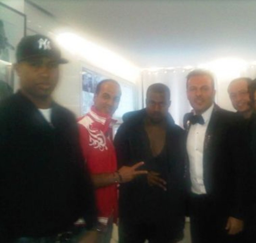 Hamso_Officiel's tweet photo. La haine que Booba a envers Kayne West ne date pas d'hier. Il n'a pas digéré le fait que Kayne West, y a quelques années, a choisi Rohff pour une collaboration et pas lui. https://t.co/hmYhqW4CK4