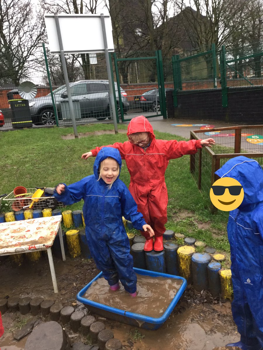 williambooth_'s tweet photo. We love rain! #exploringourworld https://t.co/hytiMlXsbh