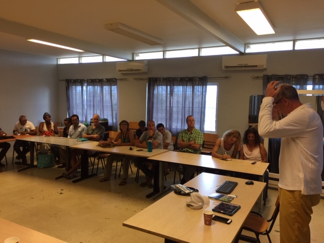 SaltFarmFoundat's tweet photo. Gisteren tijden de bijeenkomst Zilte landbouw Bonaire - Een lezing samen met Tom Romijn en Rosemarijn de Jong voor een onverwacht groten groep van enthousiaste Kunukero's boeren.

#bonaire #ziltelandbouw https://t.co/wcOzfZgOwx