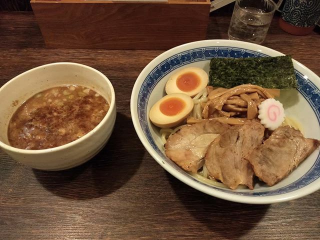 mobile__fan's tweet photo. 御成門の麺恋処 き楽に行きました
#oppofan
#oppo
#japan
#ラーメン
#ランチ
#ramen
#lunch
#つけ麺
#中盛りまで無料 https://t.co/0NA46DJHGk https://t.co/OitHlixXuX