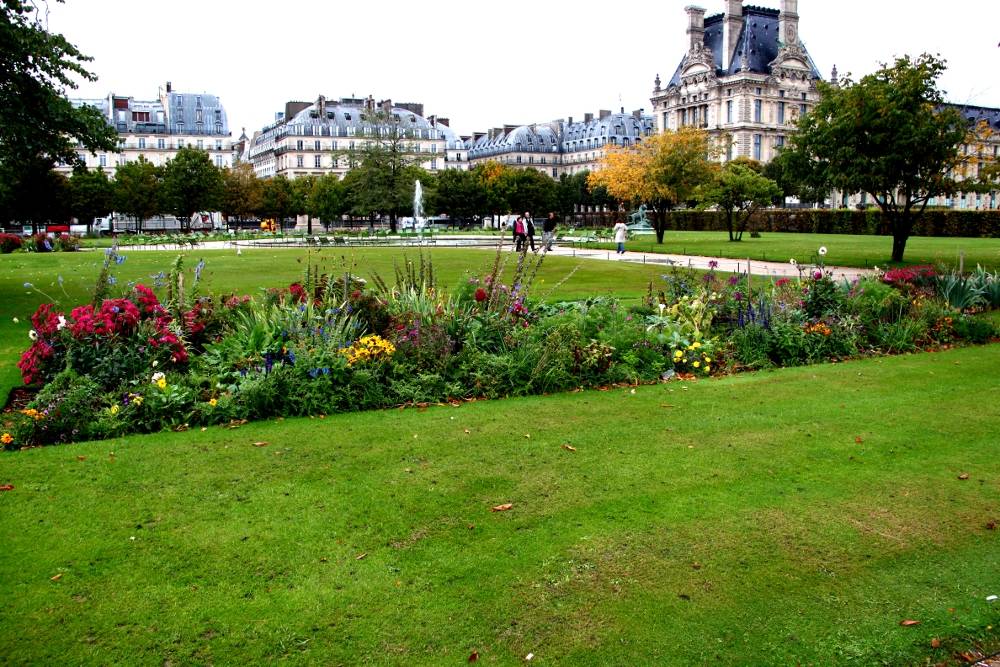 Don’t go to Paris: here’s why you shouldn’t visit Paris, France - earthsattractions.com/dont-go-to-par…