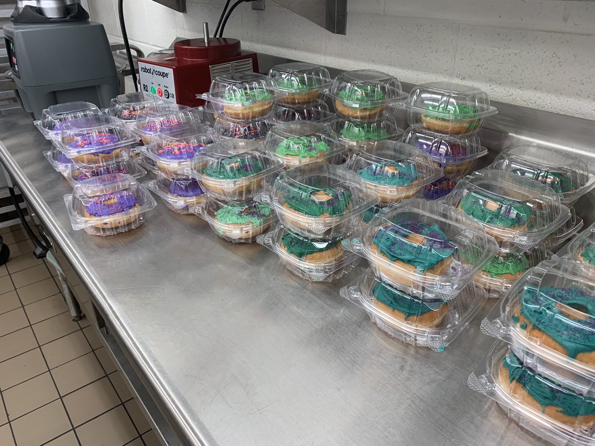 Happy Fat Tuesday, as a request Donuts as an extra breakfast option!! #tngfoodfun @TNGMadPres <a href="/JkellerTng/">TNG_JKeller</a>