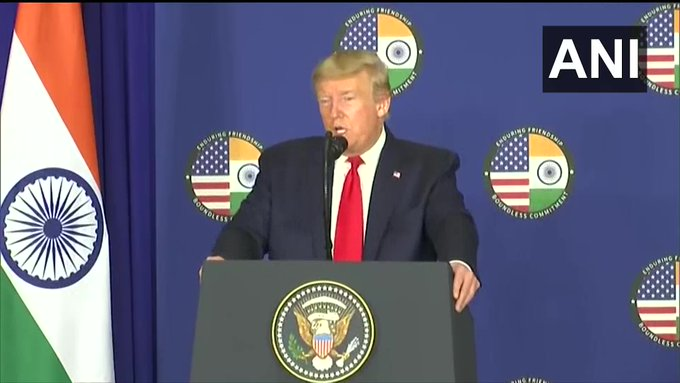 timesofindia's tweet photo. US President Donald Trump on CAA: I want to leave that to India and hopefully they will make the right decision for their people.

#NamasteTrump 
#TrumpVisitWithTimes
#IndiaWelcomesTrump 
#TrumpInIndia

Keep following our LIVE blog 👇

https://t.co/91HYlm1WS8 https://t.co/90yYCSejBB