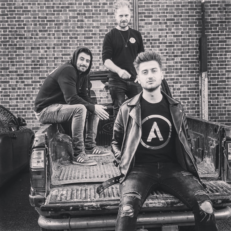 ⚡️ THIS FRIDAY! ⚡️
We are back at the <a href="/glossopballroom/">crystalballroomglossop</a> playing alongside <a href="/camensuk/">CAMENS</a>
It's going to be a class night PLUS It's free entry!
See you down the front 🤟💃🕺🎸 

<a href="/JustMusicAgency/">Just Music Agency 📀</a>