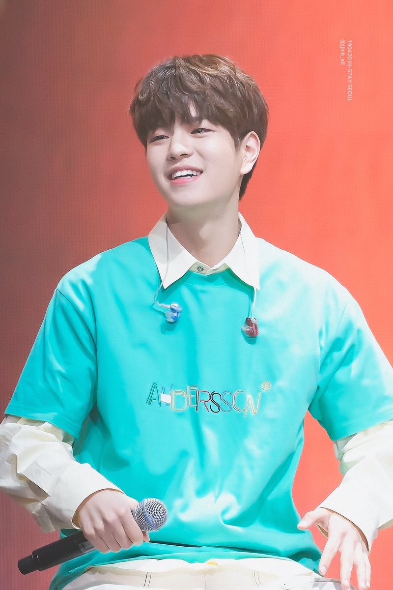 Seungmin as glass pebbles - i cant forget how pretty they are- cute- i want them in my pocket everywhere i go- can i just stare at them all day please?- looks like candy