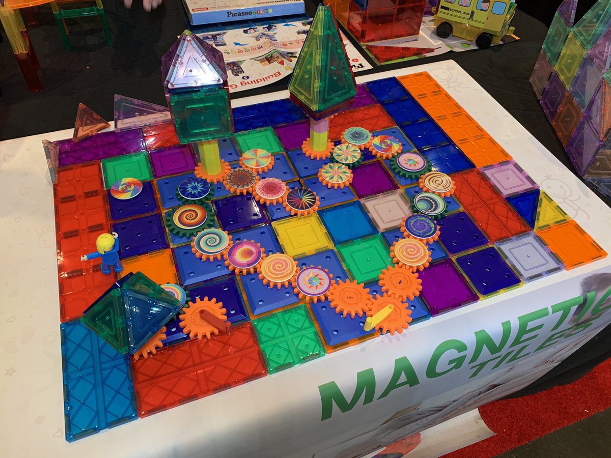 PicassoToys's tweet photo. We had to challenge ourselves after the last one - Sim City Part II

#PicassoTiles
#MarbleRun
#RaceTrack
#RocketTower
#CastleSet
#SchoolTheme
#GearSet
#FerrisWheel
#InterlockingFlakes
#BrainyToys
#LearningIsFun #MagneticTiles
#StemToys
#SteamToys
#mesmorizingfun
#ActionFigures https://t.co/JXhX960LFO