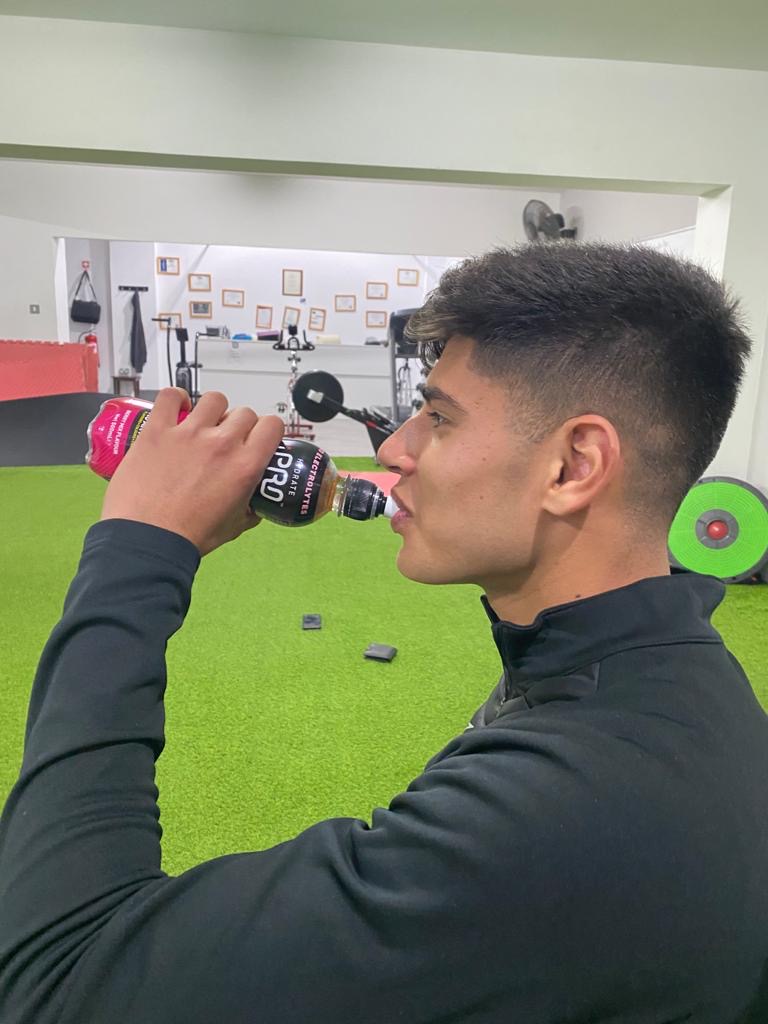 iPROHydrate's tweet photo. Meet our newest ambassador @SimThandi2! ✍️🤝

Sim is currently playing football for @AEK_LARNAKA in Cyprus and is definitely #OneToWatch! ⚽️

Get to know Sim here 👉 https://t.co/cfmV6IfgNV

 #iPROFamily https://t.co/6JWMd3d2y3