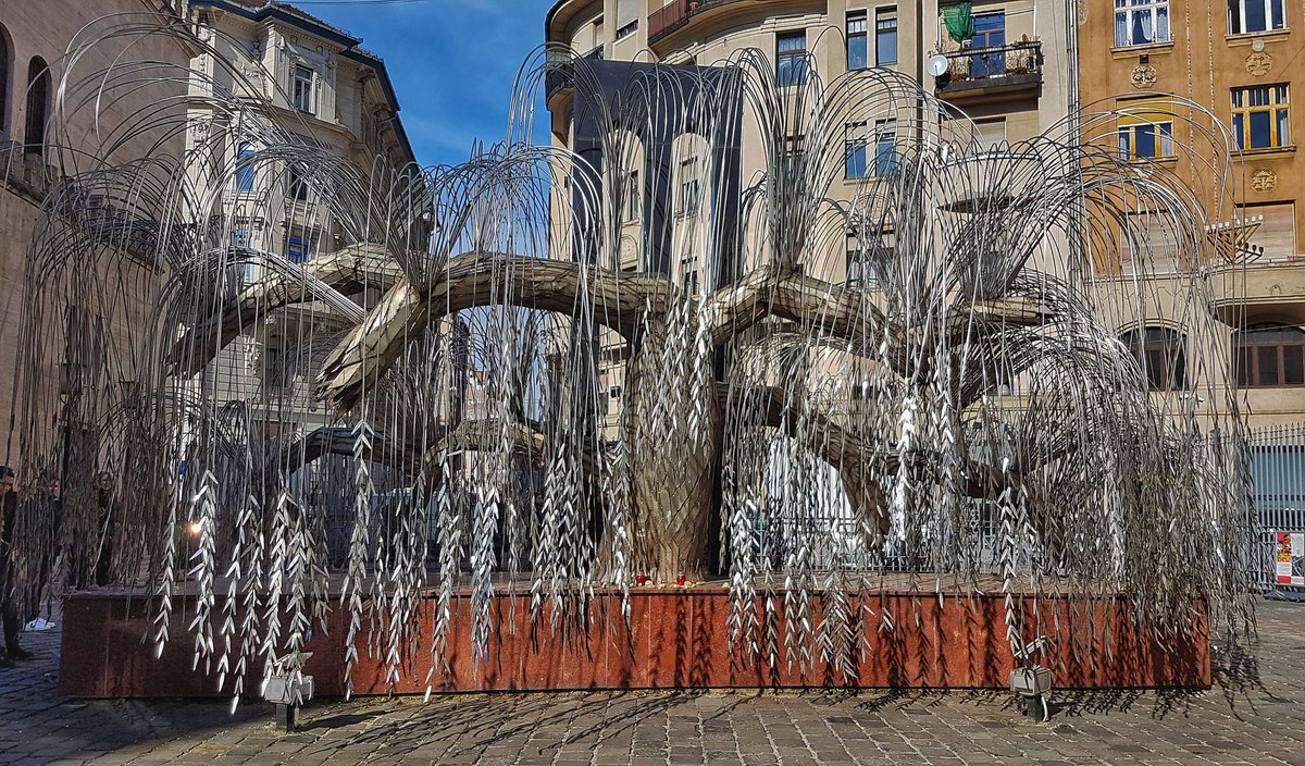 Janonautas's tweet photo. Esta mañana hemos visitado el Barrio Judio de #Budapest
#budapestcard 
#budapestinfo
#visitbudapest https://t.co/Dw52likUXf