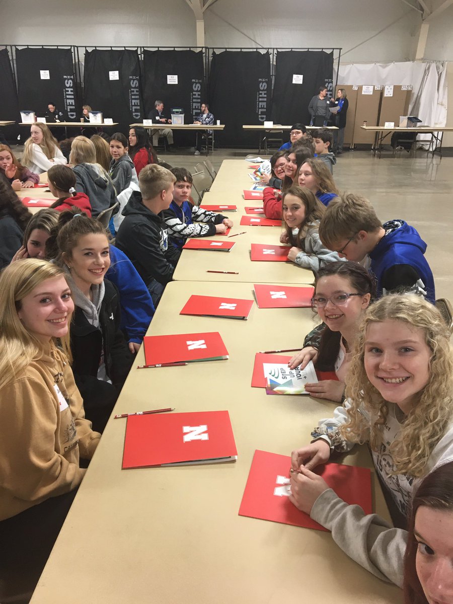 MccoyCalli's tweet photo. Overton Freshmen Connecting the Dots between high school and future careers! #WeROverton https://t.co/cJ3WFmLDqE