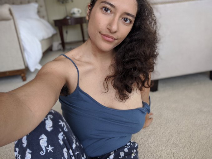 Filmed some custom content today! Too bad it's exclusive, otherwise I would share it with you 😛 https://t