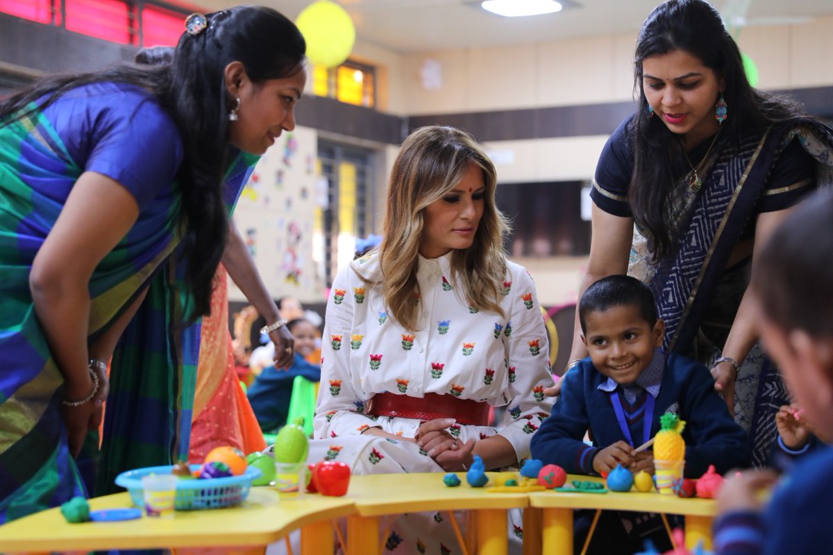 ManuGulati11's tweet image. Simply overwhelmed!

I still can&apos;t believe that @FLOTUS was with us at a #DelhiGovtSchool today.

#HappinessClass, joy, ecstasy, warmth, hugs, confidence. We had it all.

A moment that our children will cherish throughout their life.

#DelhiEducationRevolution rocks