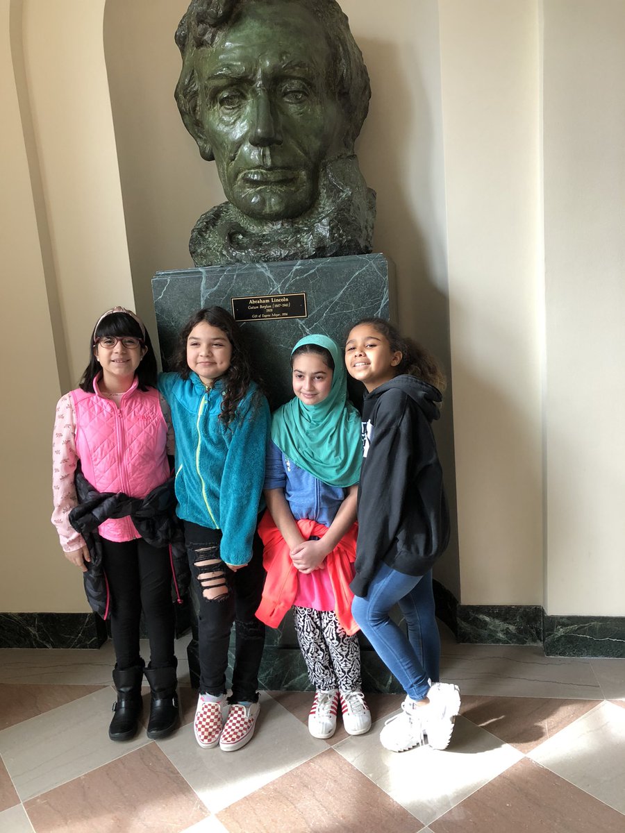 Holly Jackson tweet media