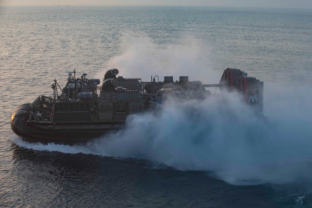 LHD5's tweet photo. The #ForgedByTheSea members of #ACU4 make working with landing craft, air cushions (LCAC) look easy. @USNavy https://t.co/c62smJklS3