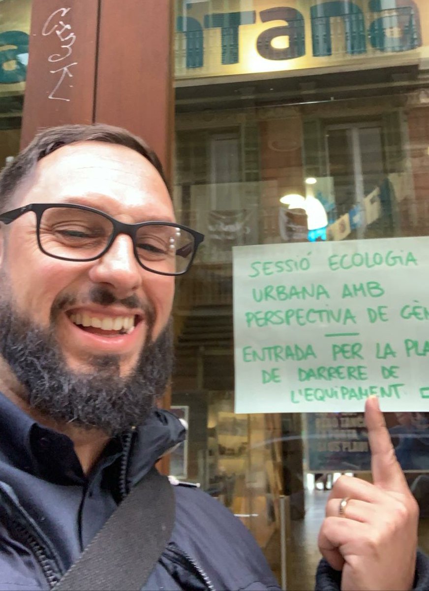 sindicatdeltaxi's tweet photo. El nostre company Fernando #UIBSTAC assisteix a la sessió del procés participatiu del Programa d'Actuació Municipal #PAM 2020-2023 de l’Ajuntament #Barcelona sobre #EcologiaUrbana #perspectivadegènere
Reivindiquem el paper clau del #TAXI en la #MobilitatSostenible de les ciutats! https://t.co/MbX2hTCVNd