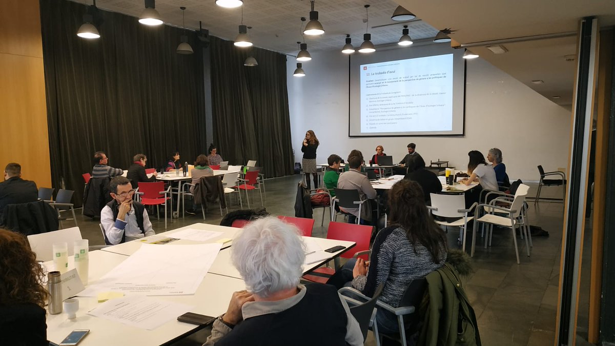 sindicatdeltaxi's tweet photo. El nostre company Fernando #UIBSTAC assisteix a la sessió del procés participatiu del Programa d'Actuació Municipal #PAM 2020-2023 de l’Ajuntament #Barcelona sobre #EcologiaUrbana #perspectivadegènere
Reivindiquem el paper clau del #TAXI en la #MobilitatSostenible de les ciutats! https://t.co/MbX2hTCVNd