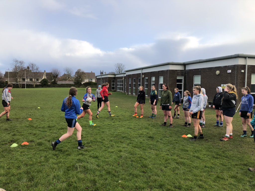devlins48's tweet photo. In between the Snow Showers, Rain &amp; Sunshine @LoretoKilkenny Snrs been put through there paces for there upcoming game @Leinster rugby @KilkennyRFC @KilkennySport #FromtheGroundUp #Girlpower2020 👍🏉 https://t.co/YFJ23Y3YZs