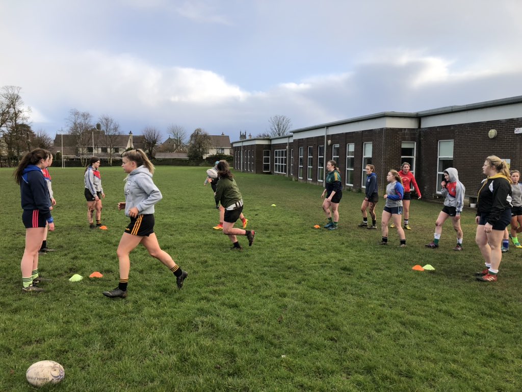 devlins48's tweet photo. In between the Snow Showers, Rain &amp; Sunshine @LoretoKilkenny Snrs been put through there paces for there upcoming game @Leinster rugby @KilkennyRFC @KilkennySport #FromtheGroundUp #Girlpower2020 👍🏉 https://t.co/YFJ23Y3YZs