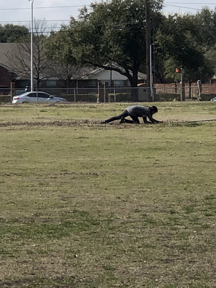 Hildebran_ArtRm's tweet photo. Photography outside today! Got some great pictures for STEAM. #Webb_Bears @Webb_Bears #WeAreWebb #GarlandUSA #VAPA #Art #teacher #artteacher #photography #middleschool https://t.co/akSlDzOGYp