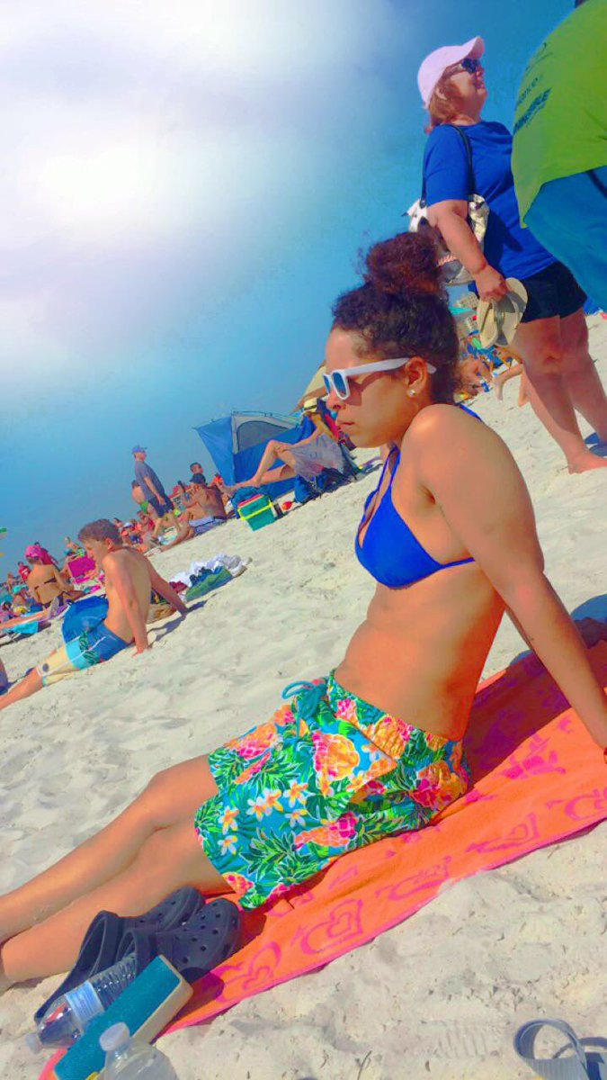 TMOtroy's tweet photo. Favorite place to travel? Ooooooou Florida baby 🏝🌊 ☀️ ! #takemeback #traveltuesday #tmo https://t.co/4StInmkKOV