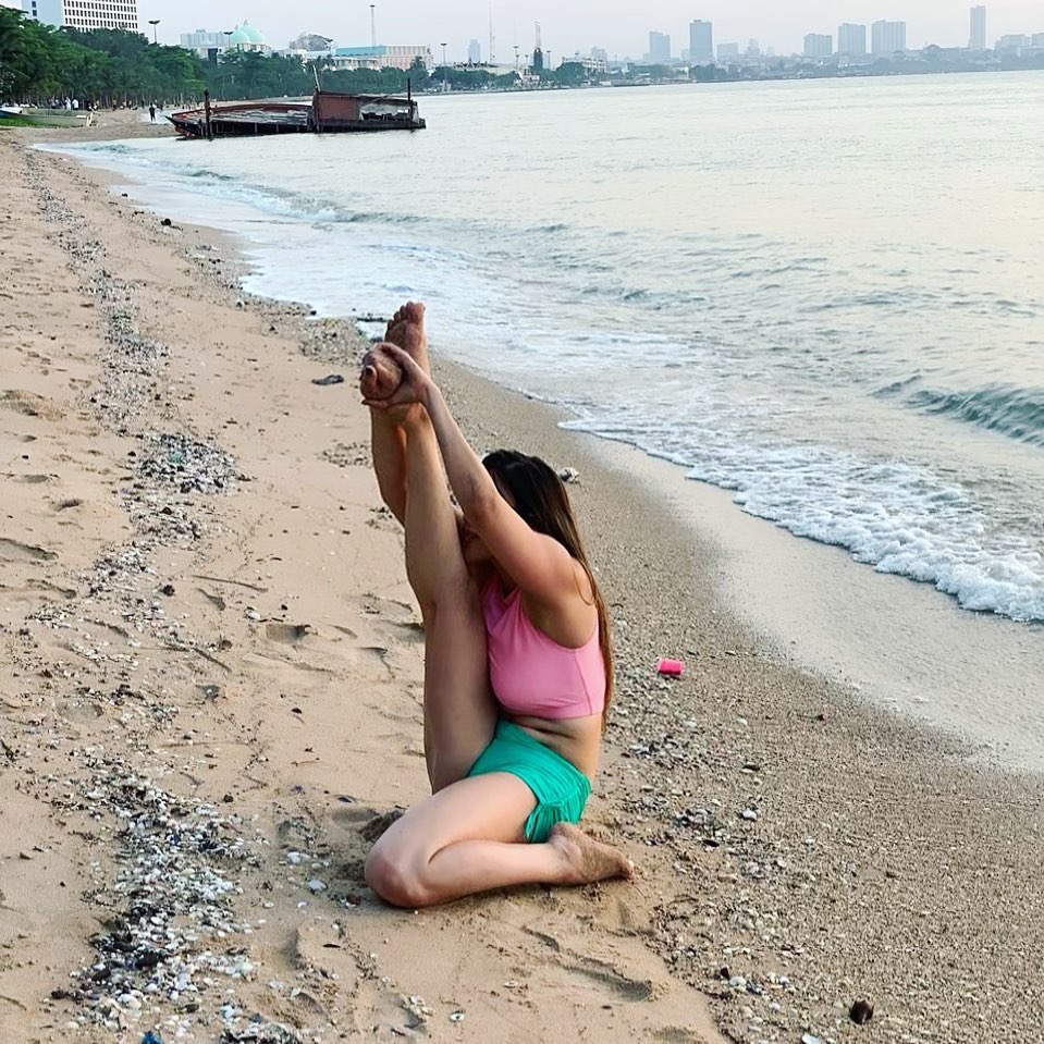 GarimaBOfficial's tweet photo. Any progress is no progress without change , those who cannot change their minds , cannot change anything ❤️🙂🙃#yoga #yogapants #yogapractice #yogainspiration #yogaeverydamnday #yogachallenge #yogalove #yogalife #ashtanga #intermediateseries #yogachikitsa #kpjayi #parampara https://t.co/NUeZaC6aGs