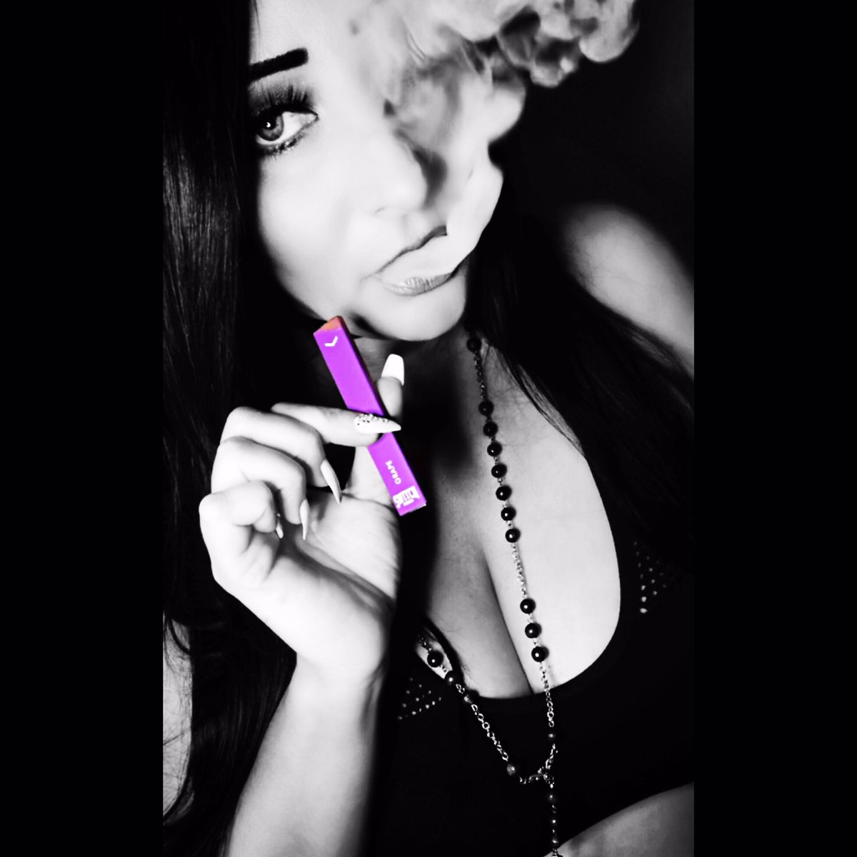 couture_nicki's tweet photo. Grape. Grape. Grape grape grape 🍇 
@switchmods1 #vape #vaper #vapemodel https://t.co/KccDrXk0IC