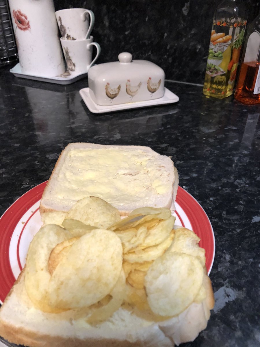 Dhiomer's tweet photo. In this new Generation where you can identify yourself as male, female, owl or lampost please say im not the only one still eating Crisp sarnies https://t.co/zO6qTLTrhY