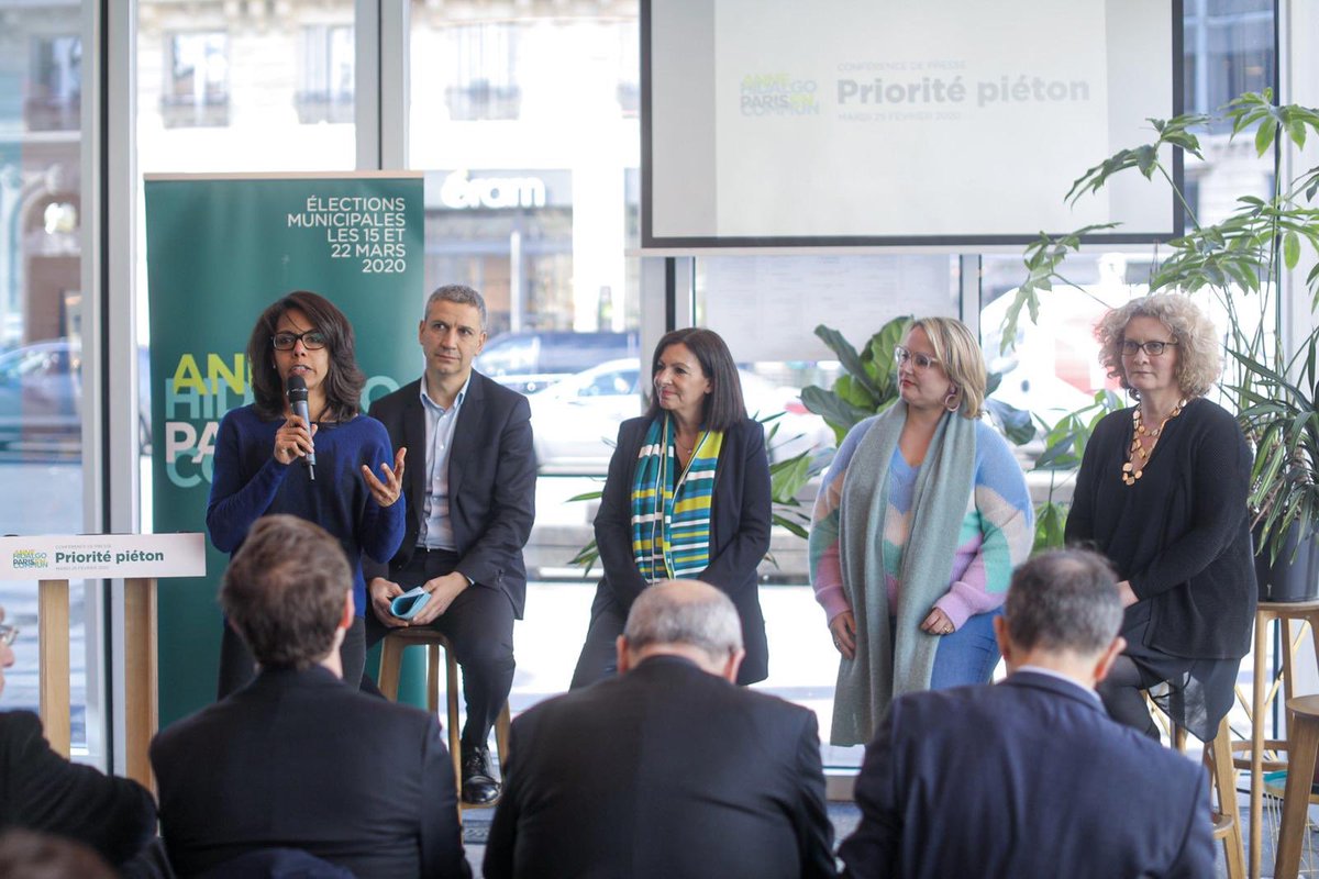ACORDEBARD's tweet photo. 🚶♀️🚶♂️Priorité #piétons : avec @anne_hidalgo, nous développerons 11 mesures phares en faveur des piétons et de la marche, premier des modes de déplacements à #Paris ! https://t.co/gLa9pOTPX8