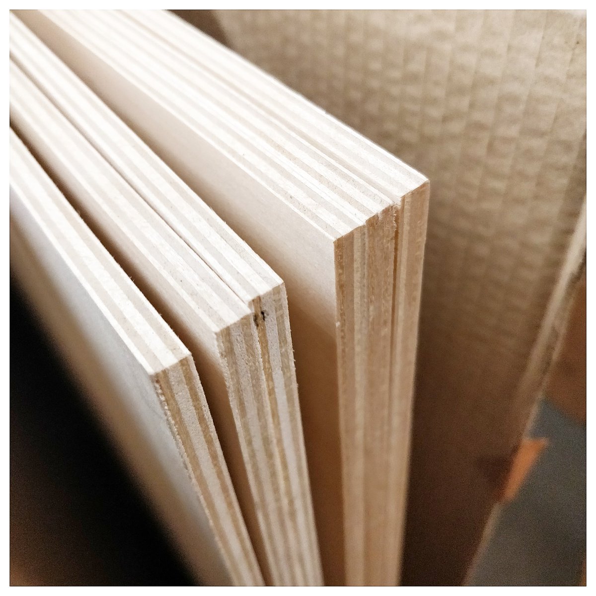 We have some big Professional Japanese Plywood available for big projects. They are 915x911mm and 6mm in depth.
Pretty big! £66.00

intaglioprintmaker.com/shop/professio…