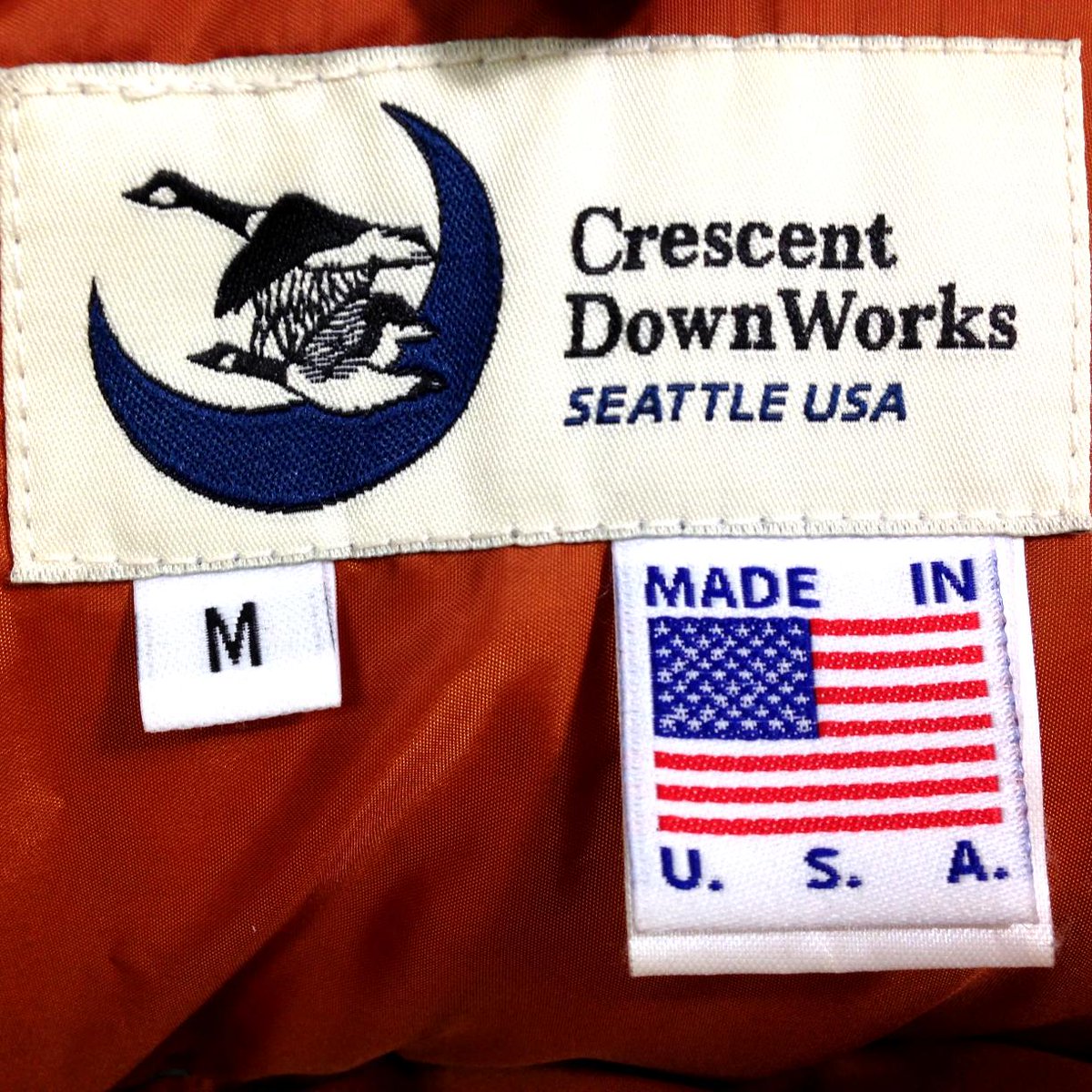 お宝あっとマーケット町田店 Crescent Down Works Crescent Down Works Crescent Down Works 本日買取しましたー クレセントダウンワークスのベストです ヤフオクに出品するので是非 クレセントダウンワークス ベスト ダウンベスト