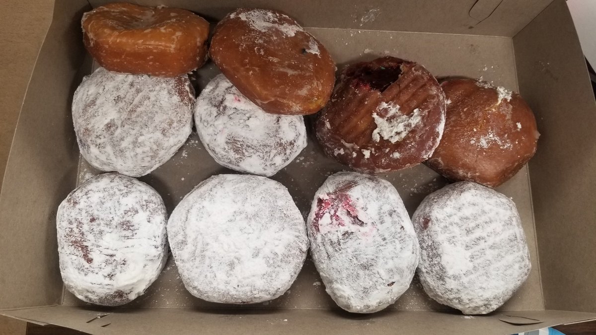 WKZONews's tweet photo. Happy #FatTuesday! Thank you @SweetwatersDM for all of the delicious treats! 😋🍩 https://t.co/QNQvR7R5uN