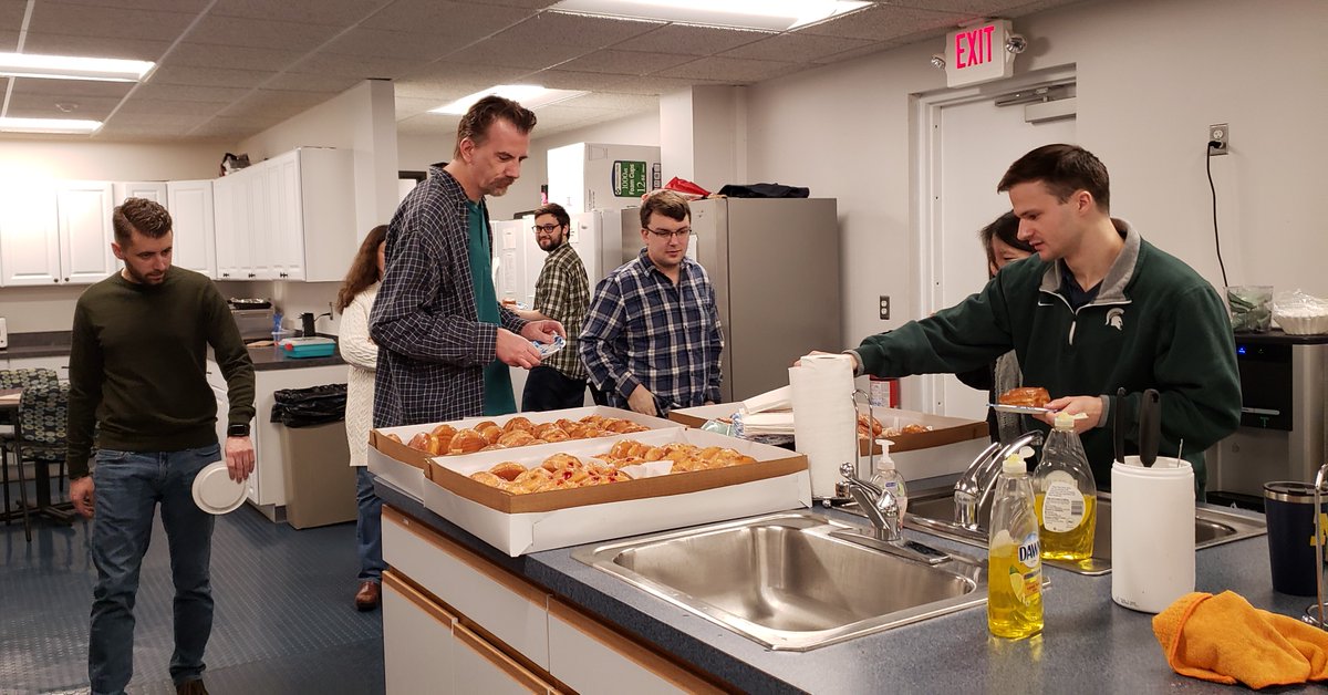 SPS_Family's tweet photo. #SPSFamily #TeamBuilding celebrates Paczki Day! Upon special request, Jeff Kirkman brought staff 10 dozen authentic paczkis from Sugar and Spice Bakery, Eastpointe MI, operated by the same family that owns New Place Bakery in Hamtramck MI. Yum. #PaczkiDay #finserv #FatTuesday https://t.co/vbNC0gWt3p
