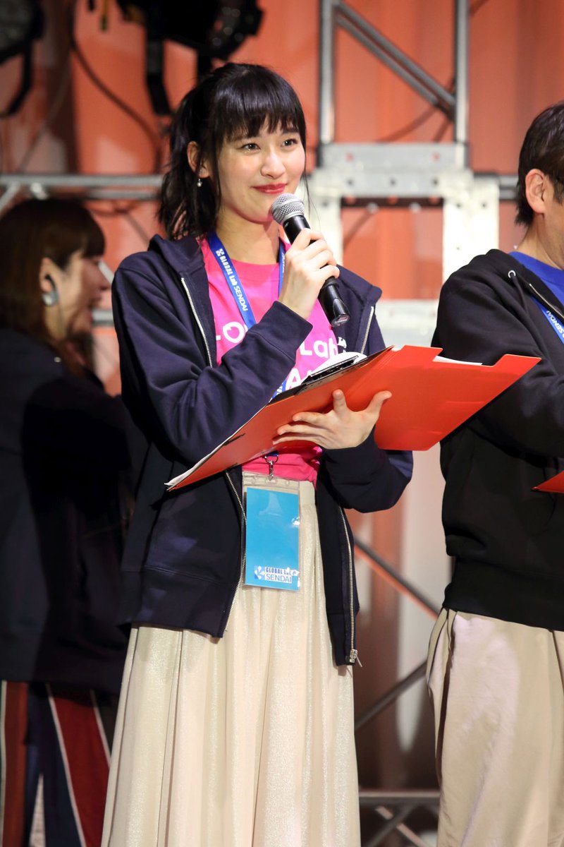 d_yama354's tweet photo. 2020.2.24 DA-TEAPPS!(ダテアップス)2020 MC 渡辺 花(@wtnb8787)さん 午後のゲームコンテストのステージの写真です。紹介の時に「 #仙台放送 #あらあらかしこ 出演中の…」っていうのは視聴者として嬉しいですね😊MCお疲れ様でした🎤 #DATEAPPS2020 #MC #渡辺花 #あらかし #あらかしガールズ https://t.co/aMKvHyc867