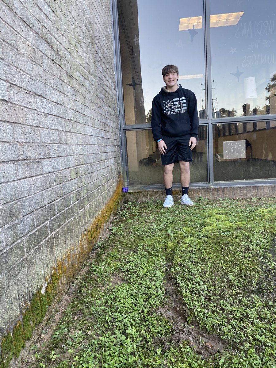 MsDeBottisbio's tweet image. Geocaching Day with my biology students! Succession is visible all around us! We took our classroom outside today. @MsDeBottisbio @KleinOak @2G2Rclassroom #Bionerds #Lichen #Moss #Succession